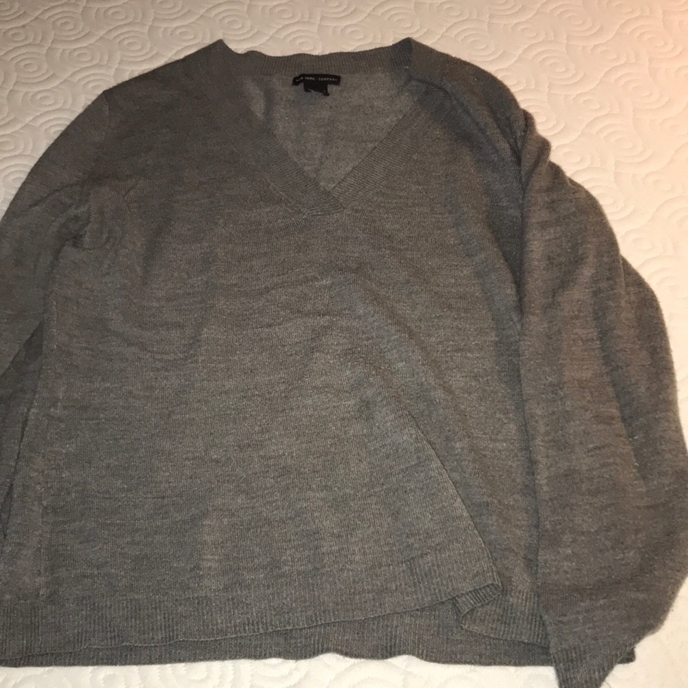 V neck sweater